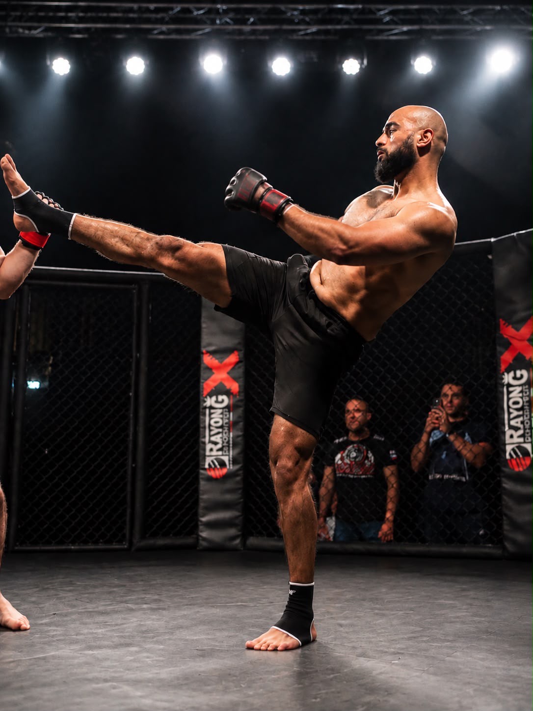 Brahim Bydamen throwing a kick — action